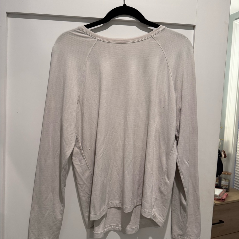 lululemon athletica Light Gray Long Sleeve Top